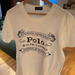 Ralph Lauren Tshirt - Nyskick | storlek M | Passar 170-185 | priset är inte hugget i sten🙌
