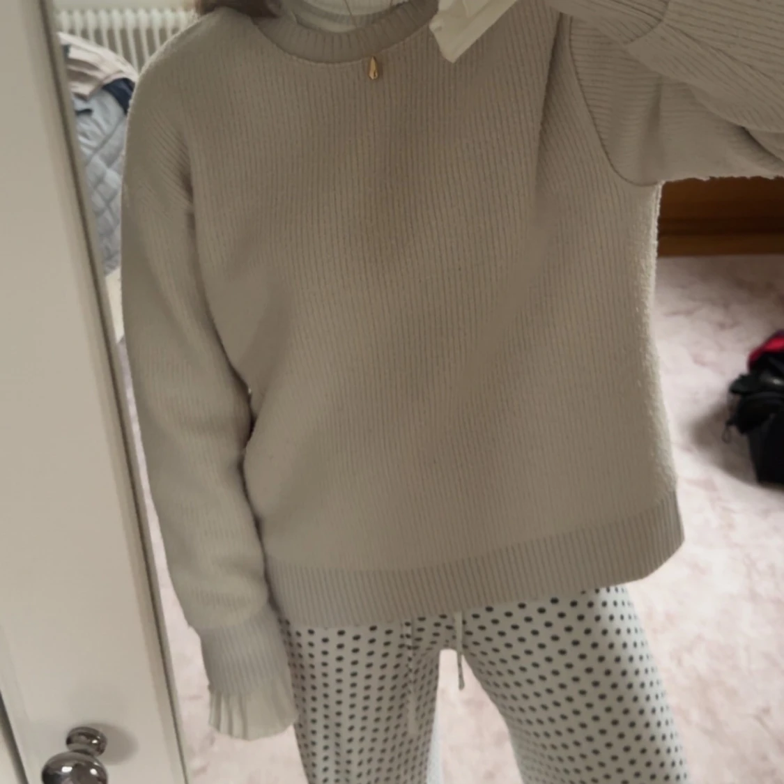 Beige stickad tröja från Zara - 4