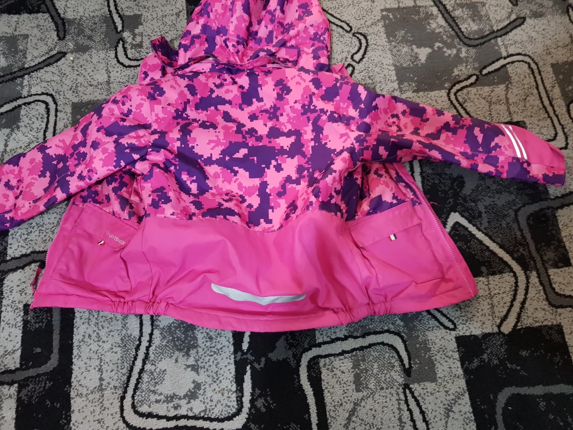 Rosa och lila camo vindjacka
