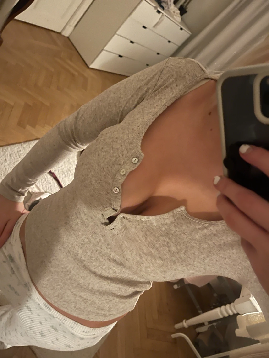 Beige långärmad topp med knappar - 1