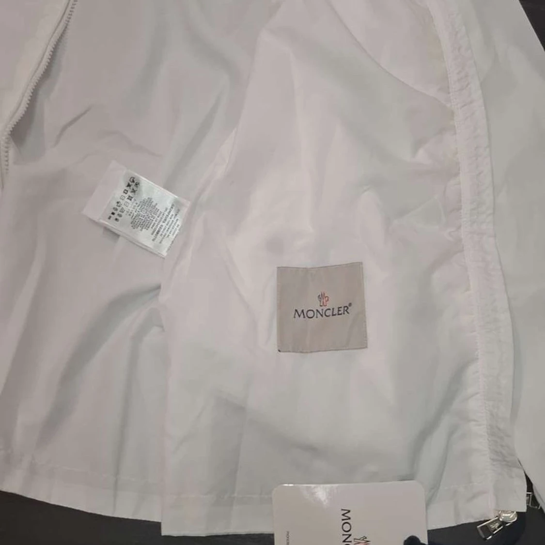 Vit vindjacka från Moncler med huva - 2