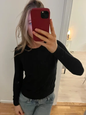 Tunn stickad  - Så fin!! 