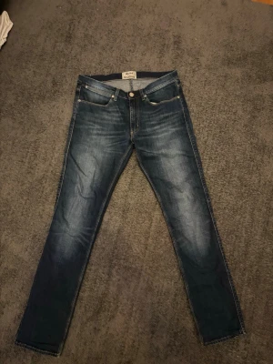 Acne Studios jeans - Blå Acne studios jeans i slim/straight 32/32