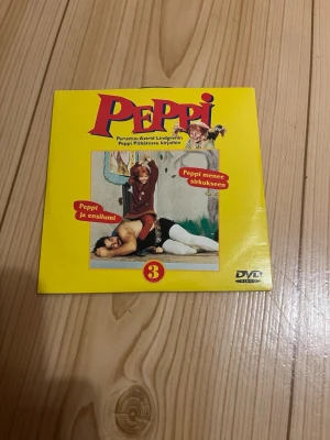 Peppi Pitkätossu 3 dvd - Peppi Pitkätossu sarjan osa 3 dvd. Testattu toimivaksi. Ikäraja k3. Kielet: ruotsi, tanska. Tekstitys: suomi, norja, tanska, ruotsi. Eläintalous MMM, lisätietoja saa kysymällä Katsothan myös muut ilmoitukseni Tarjoa 