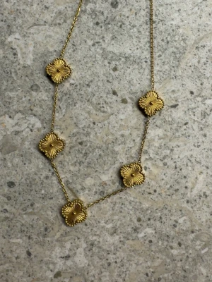 Klöver halsband  - Helt nytt! Ej rostfritt 