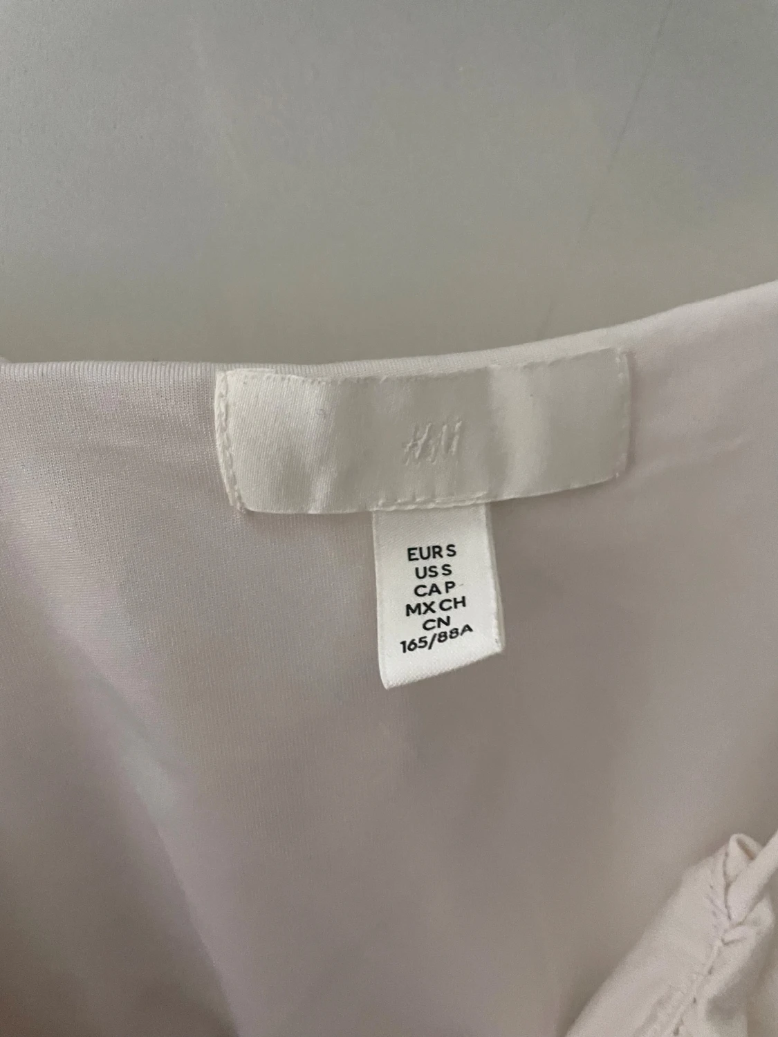 Vit linnetopp från H&M med tunna band - 1