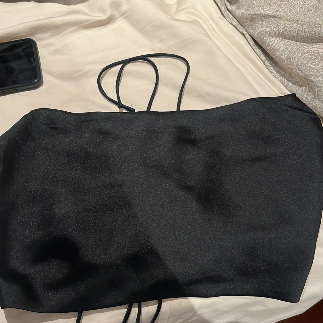 Svart crop top/festlig tröja från NA-KD