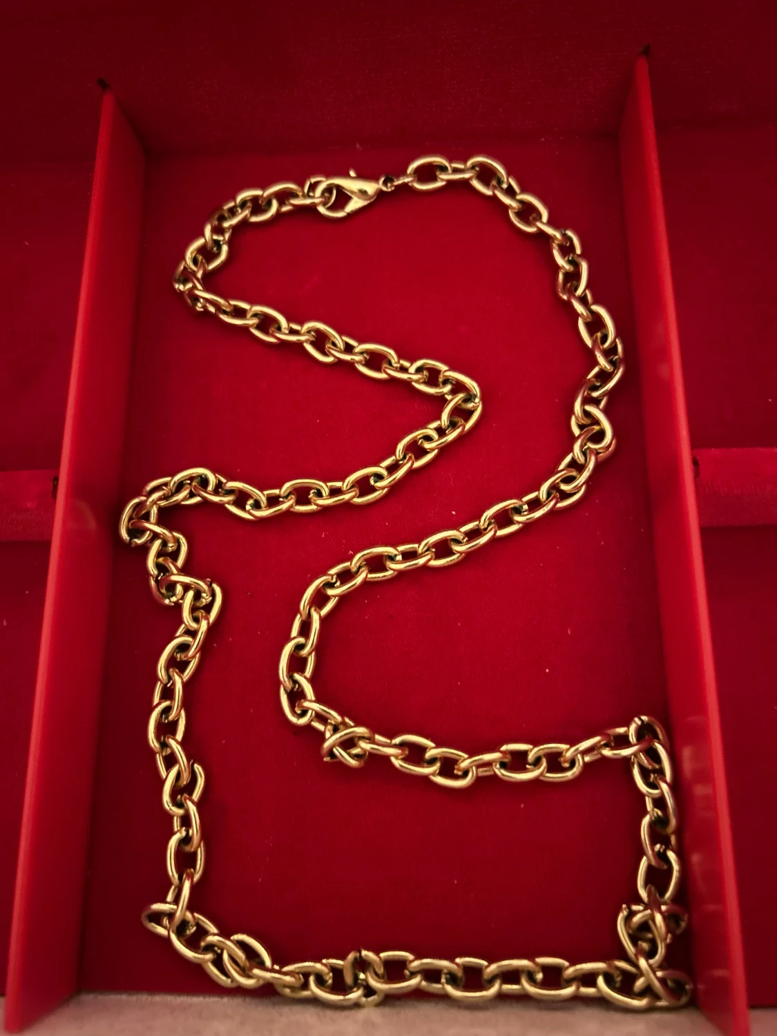 Kedjehalsband i guldton