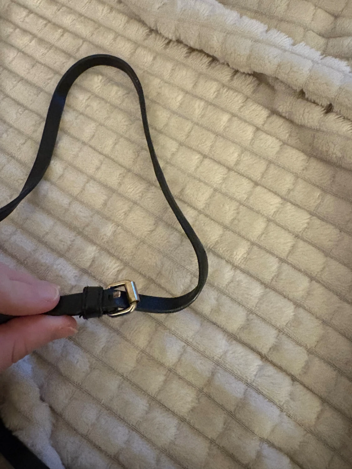 Svart axelväska med justerbart band - 2