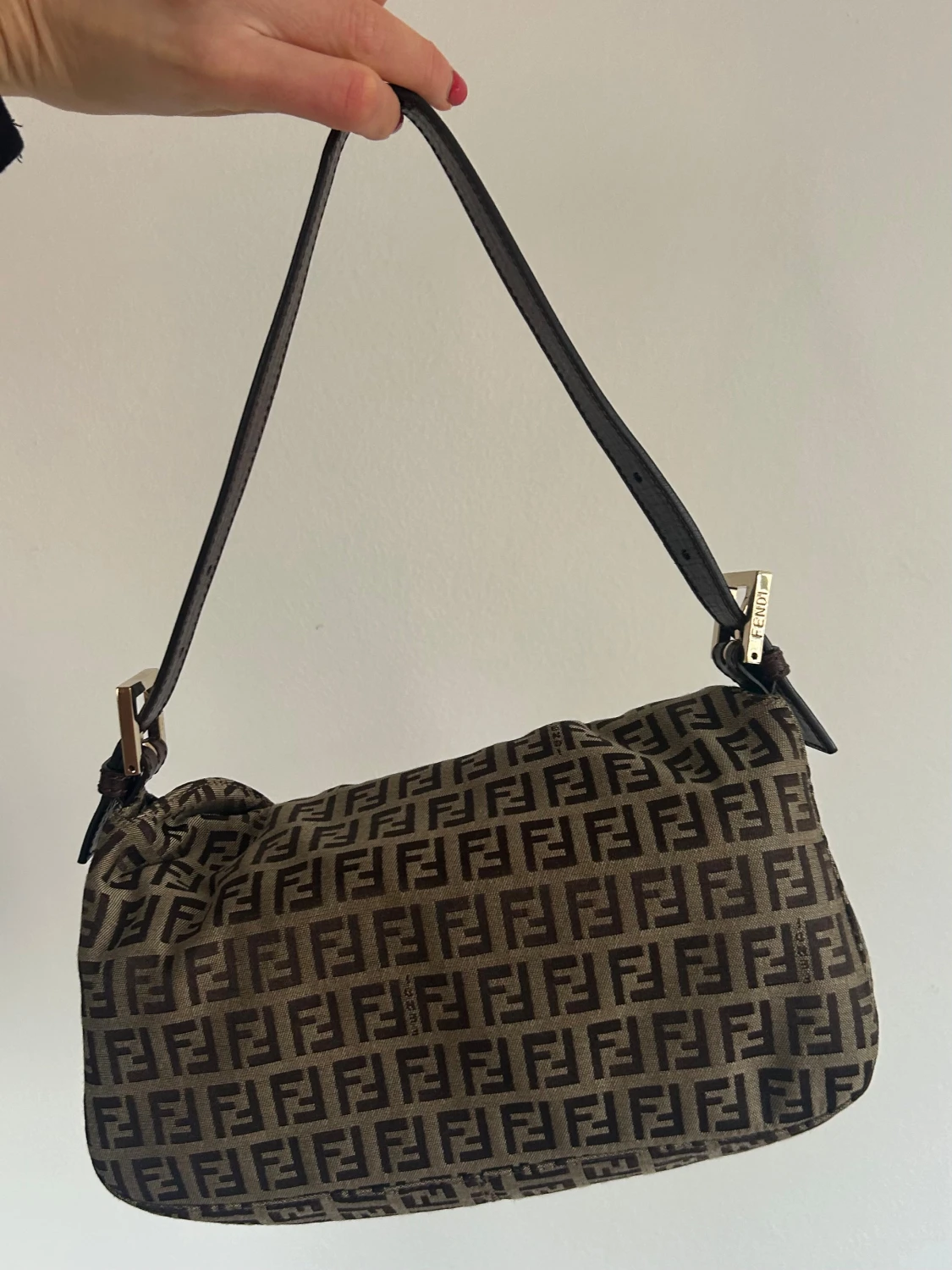 Fendi axelväska  - 2