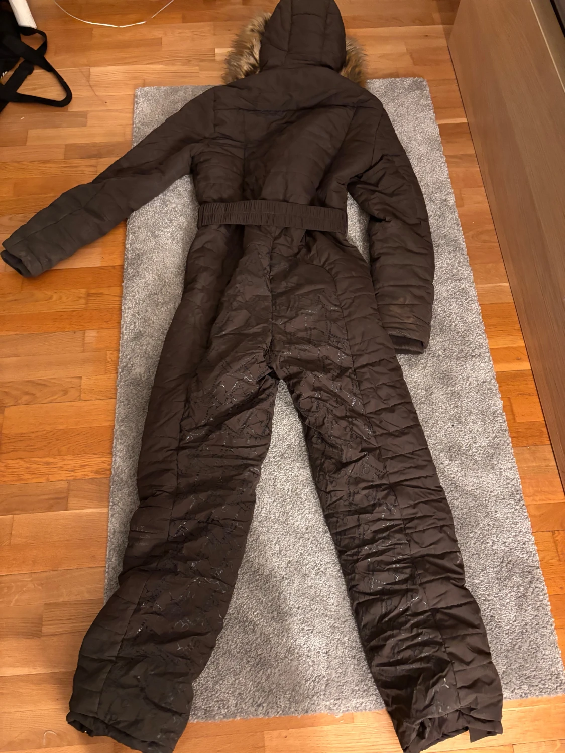 Brun quiltad overall med pälsluva från horze - 1