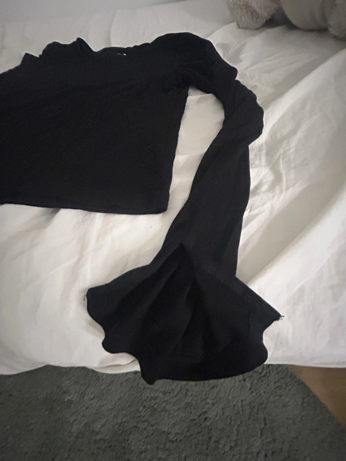 Svart långärmad basic tröja - 2