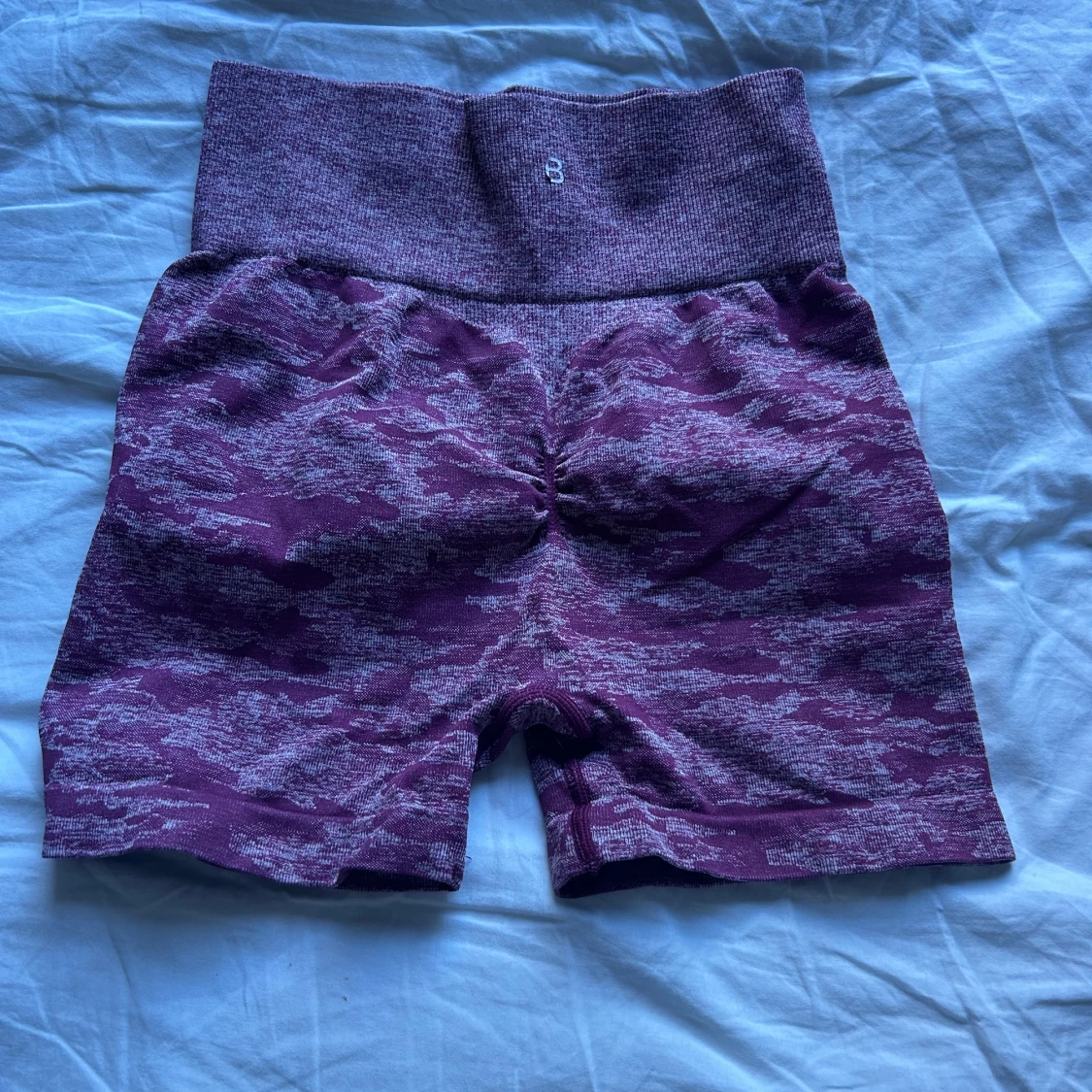 Lila camo träningsshorts från AYBL - 1