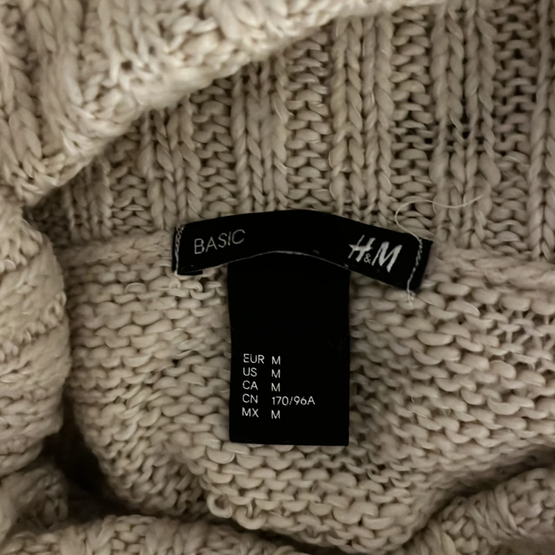 Beige stickad polotröja  - 2