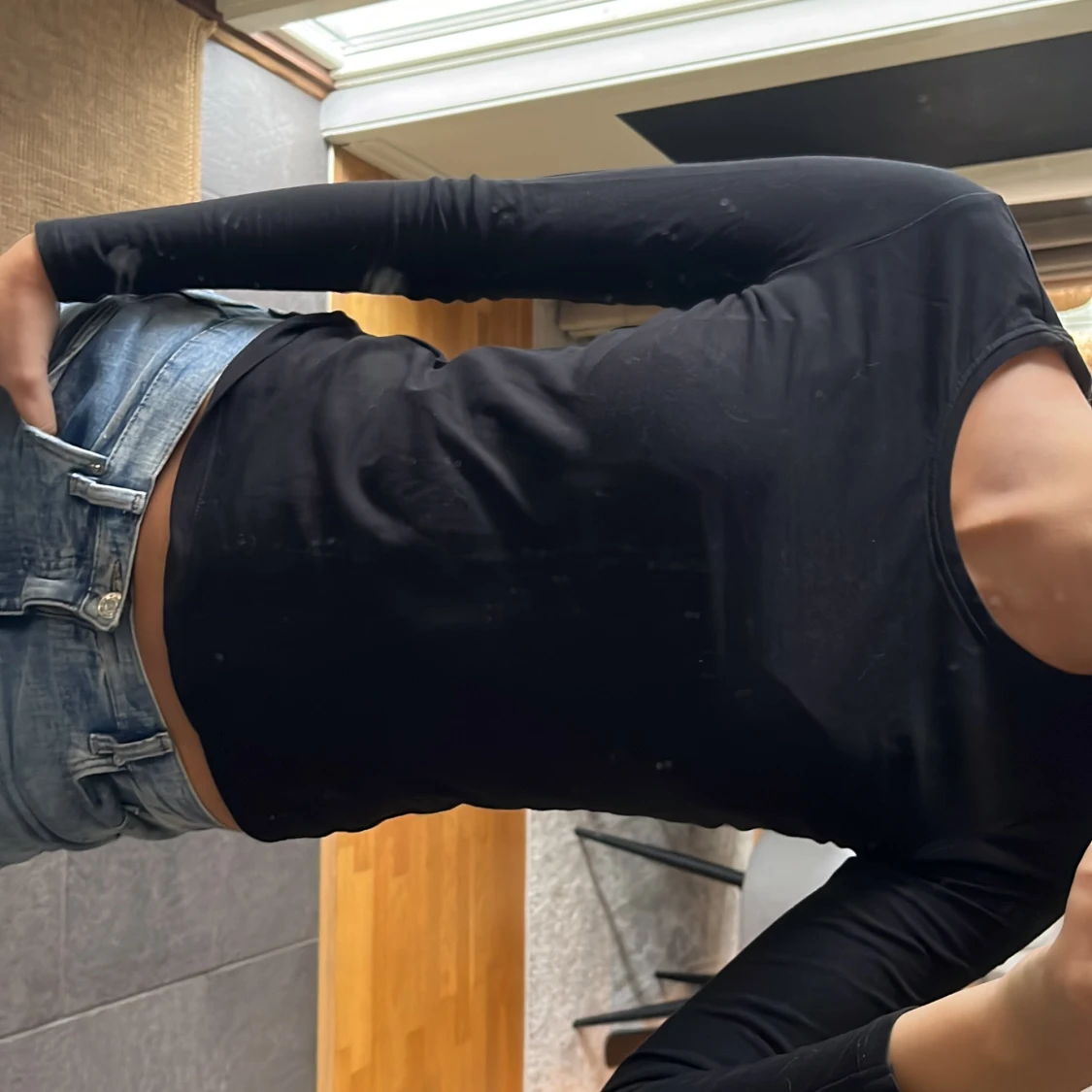 Svart långärmad basic tröja - 1