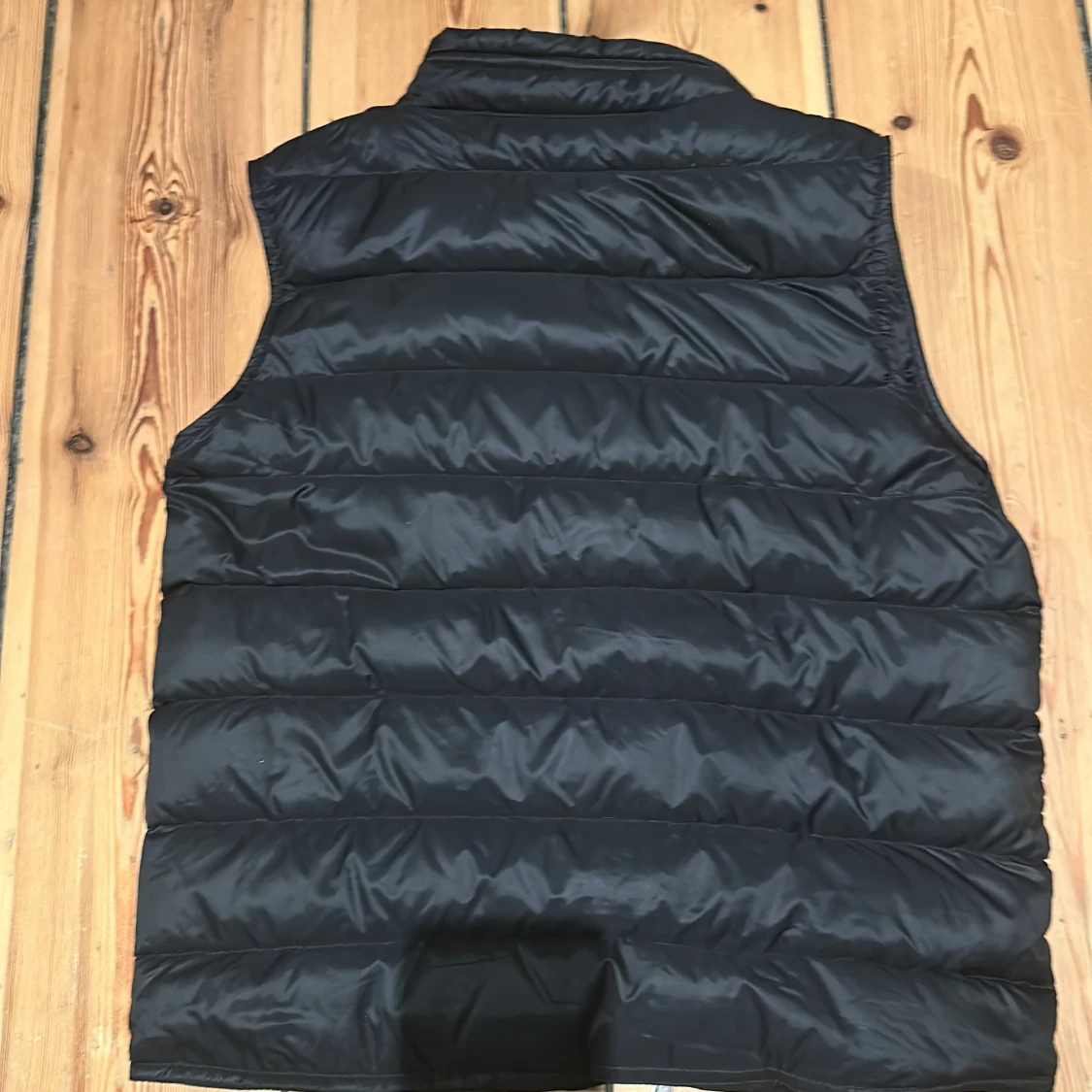 Svart dunväst från Moncler - 4