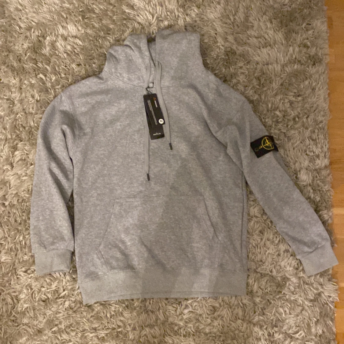 Grå hoodie från Stone Island - 2