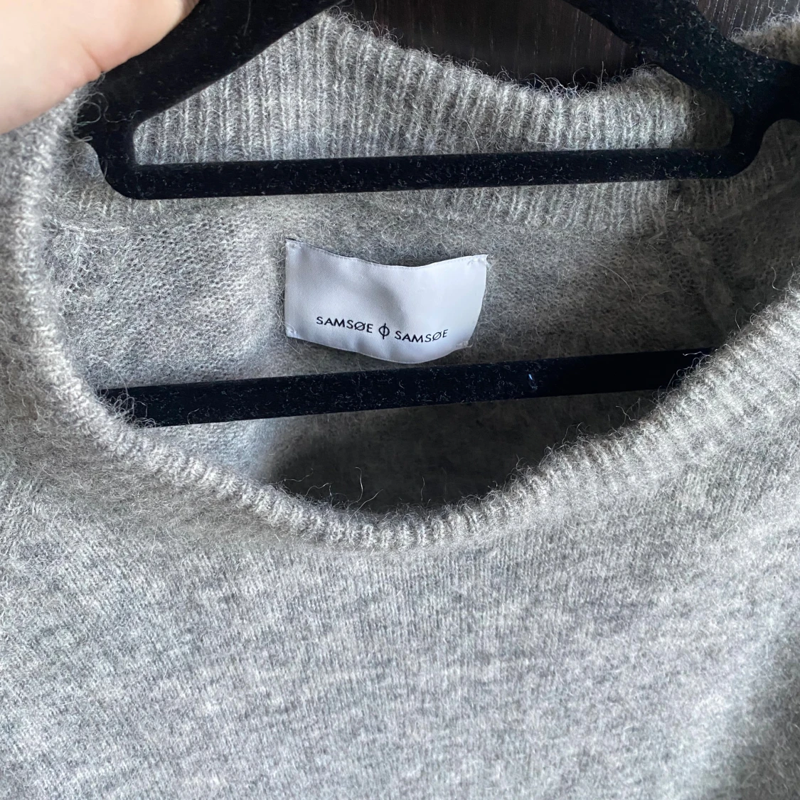 Grå stickad tröja från Samsøe Samsøe - 1