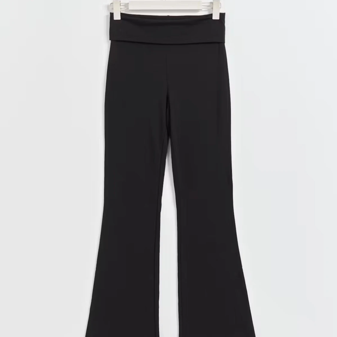 Soft touch folded trouser, Gina Tricot