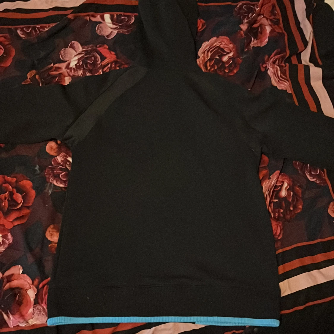 Svart hoodie Peak Performance S - 1