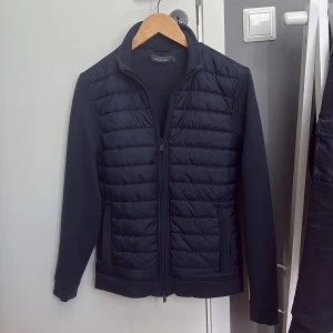 Cardigan  från Dressmann - Köpt på dressman nypris 800 den är som ny typ aldrig använd 