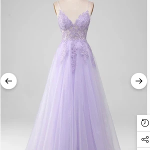 Lila balklänning  - Super fin Lila balklänning i storlek 36. Inga defekter alls och använd endast en gång!💞