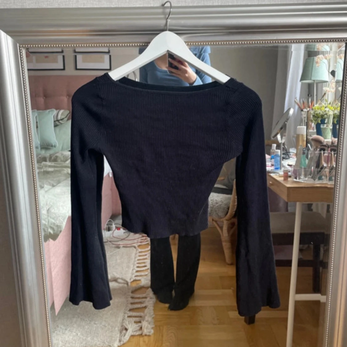 Svart ribbad croppad topp - 2