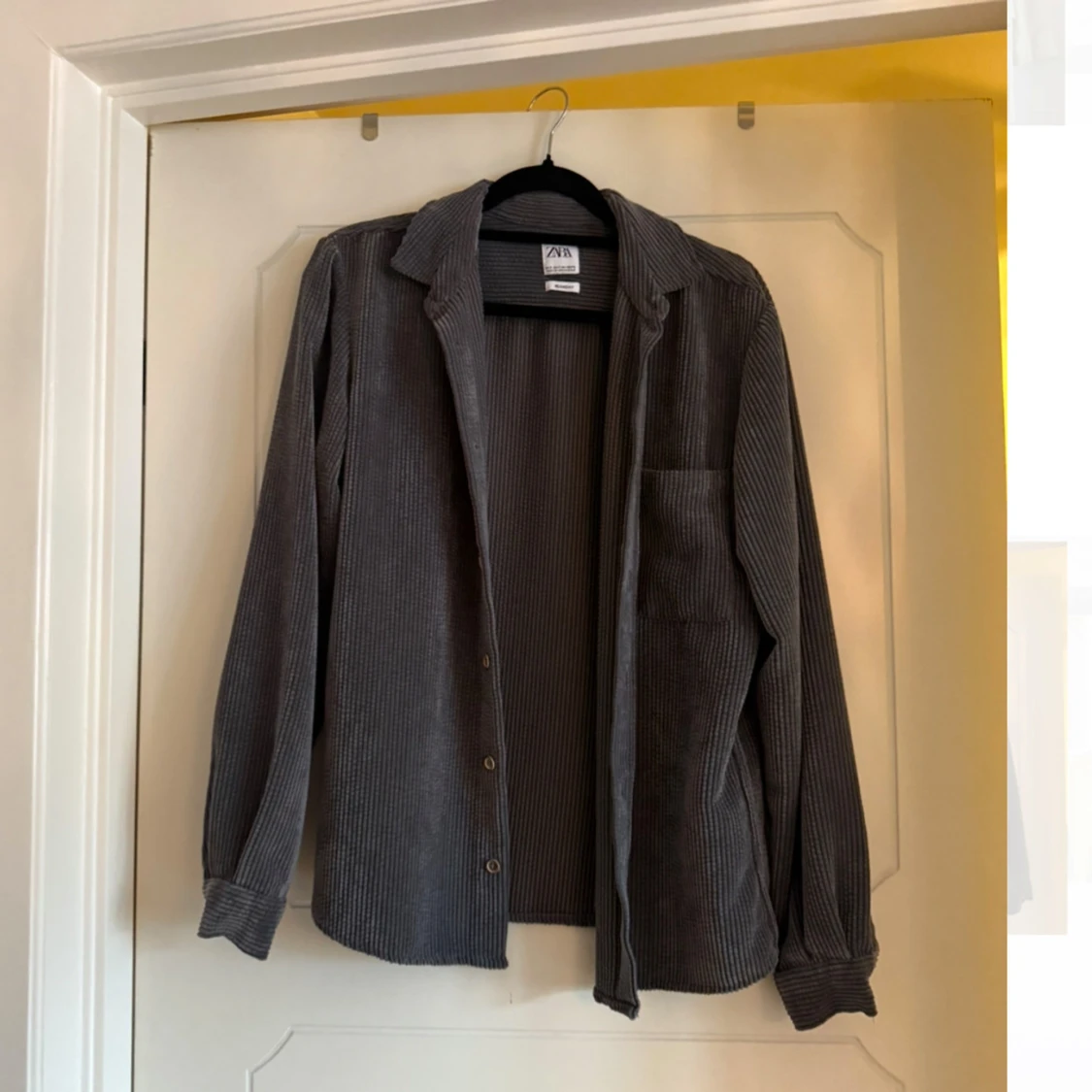 Grå manchesterskjorta från Zara - 1