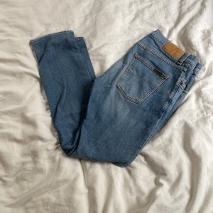 Nudie jeans 30 30 - Säljer nu dessa sjukt snygga Nudie jeans, inga defekter. Pris kan diskuteras vid snabb affär.