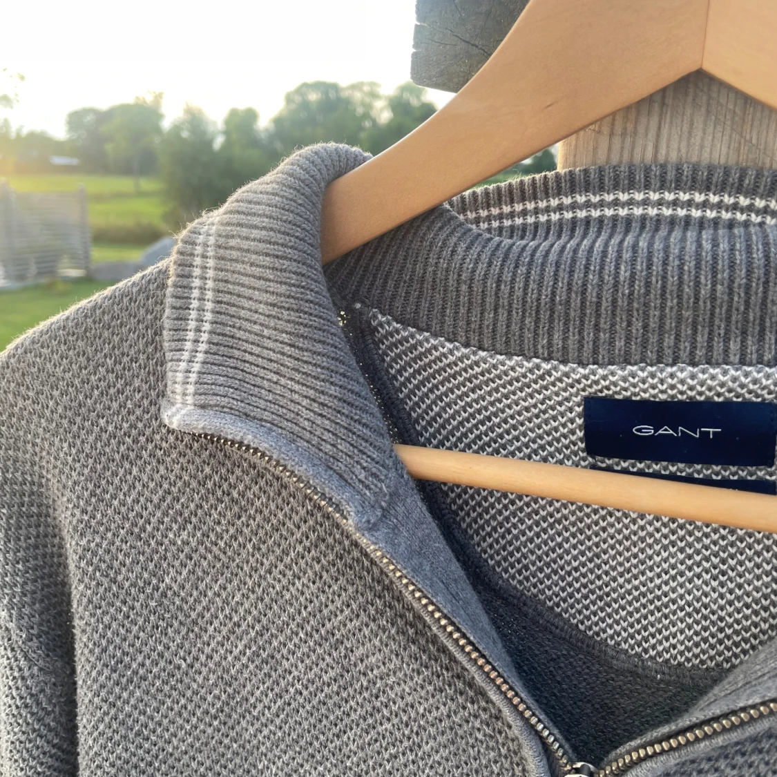 Grå kofta med dragkedja från Gant - 3