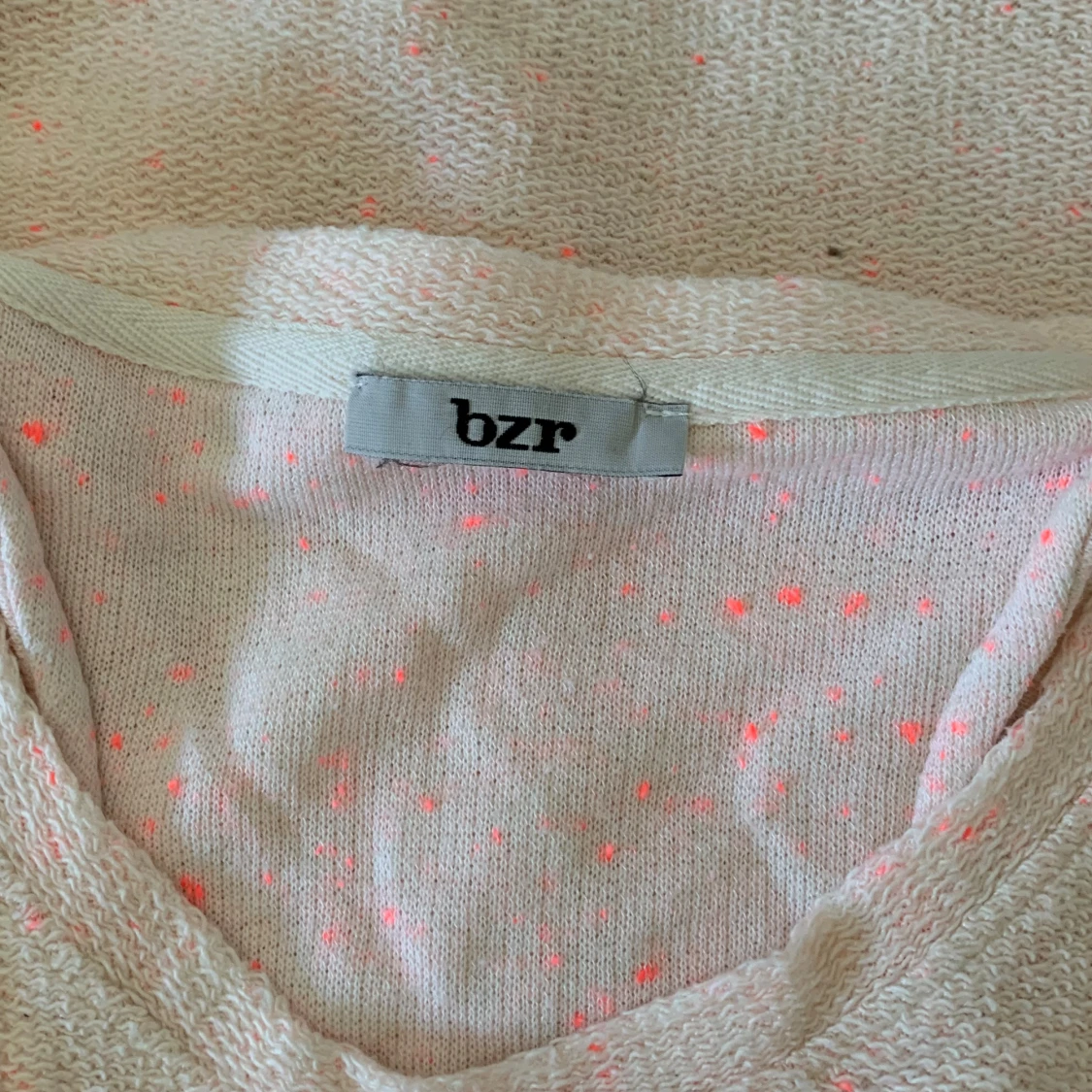 Ljusprickig stickad klänning/lång tröja från bzr - 2