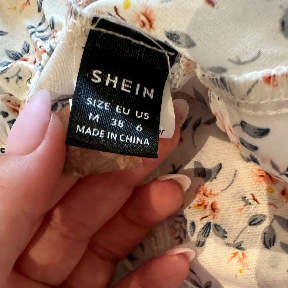 Blommig croppad blus - 3