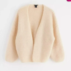  Beige kofta  - Superfin beige kofta från Lindex i storlek M/L🩷kan ta fler bilder snart