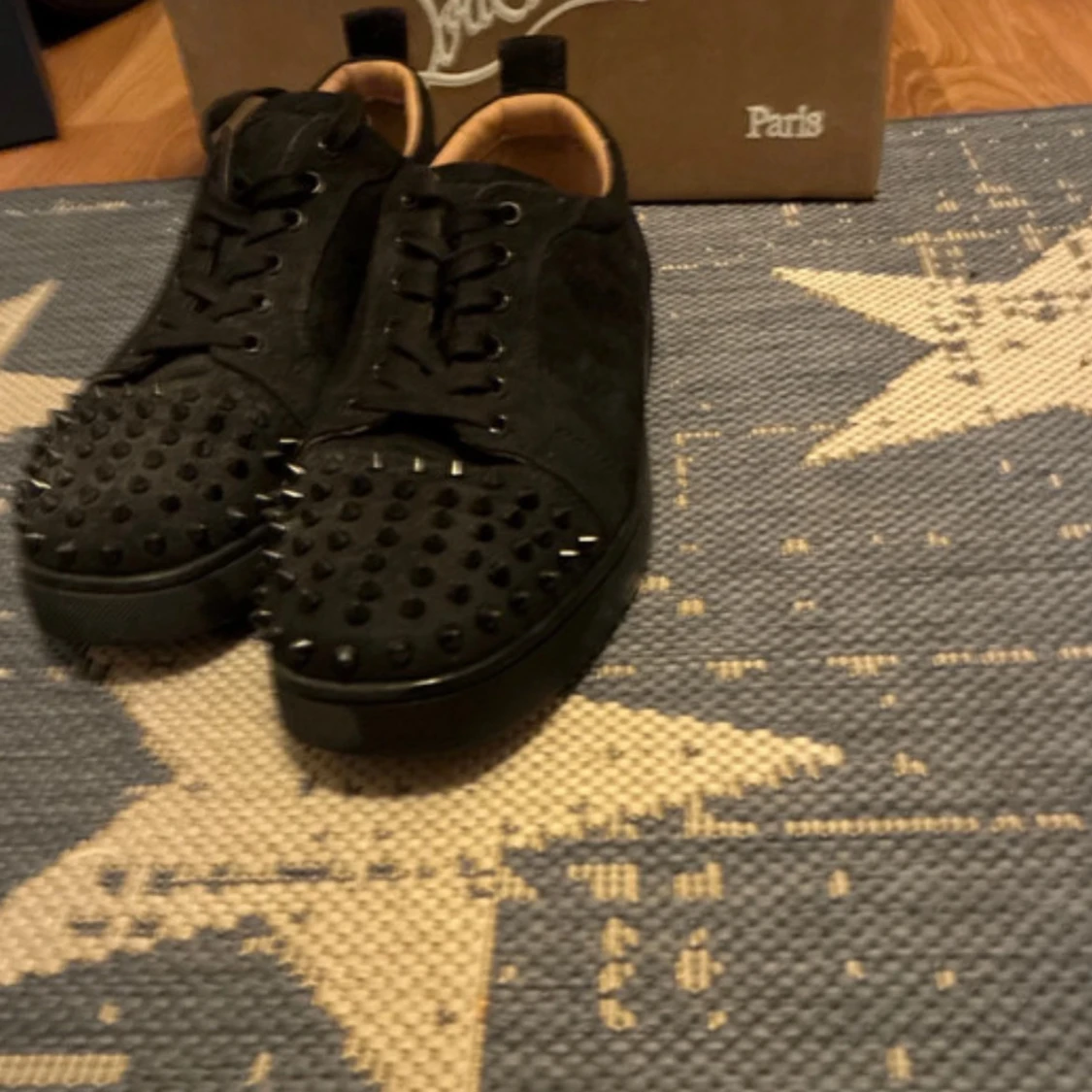 Christian Louboutin svarta sneakers med nitar - 3