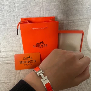 Orange Armband - Orange armband!!! Pris kan diskuteras 