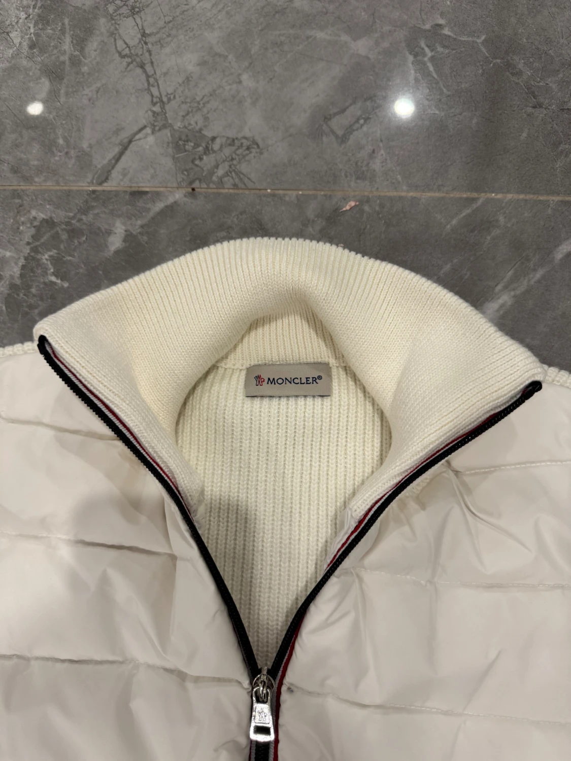 Moncler ribbad jacka - 2