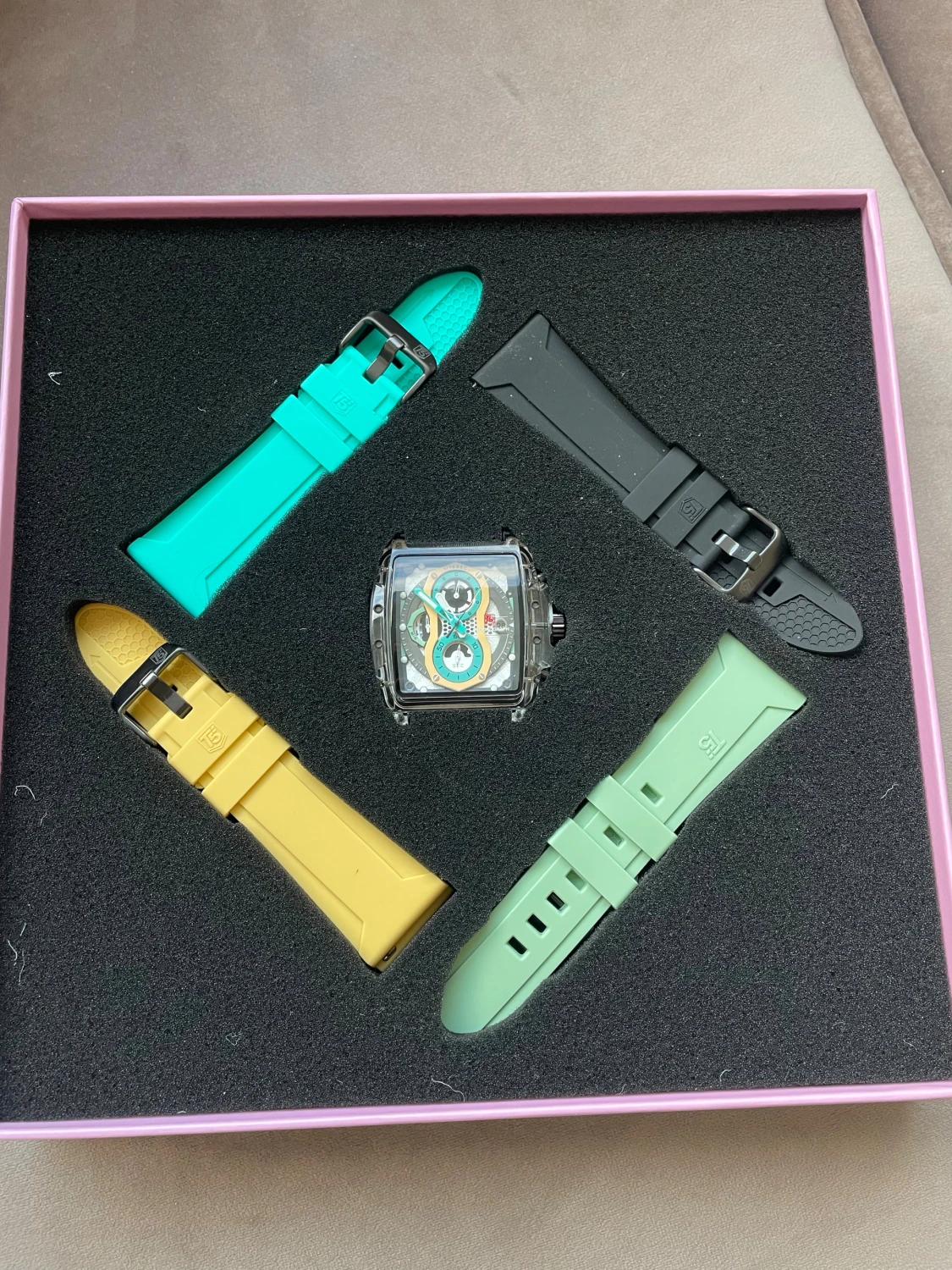 F5 fyrkantig kronografklocka med färgband