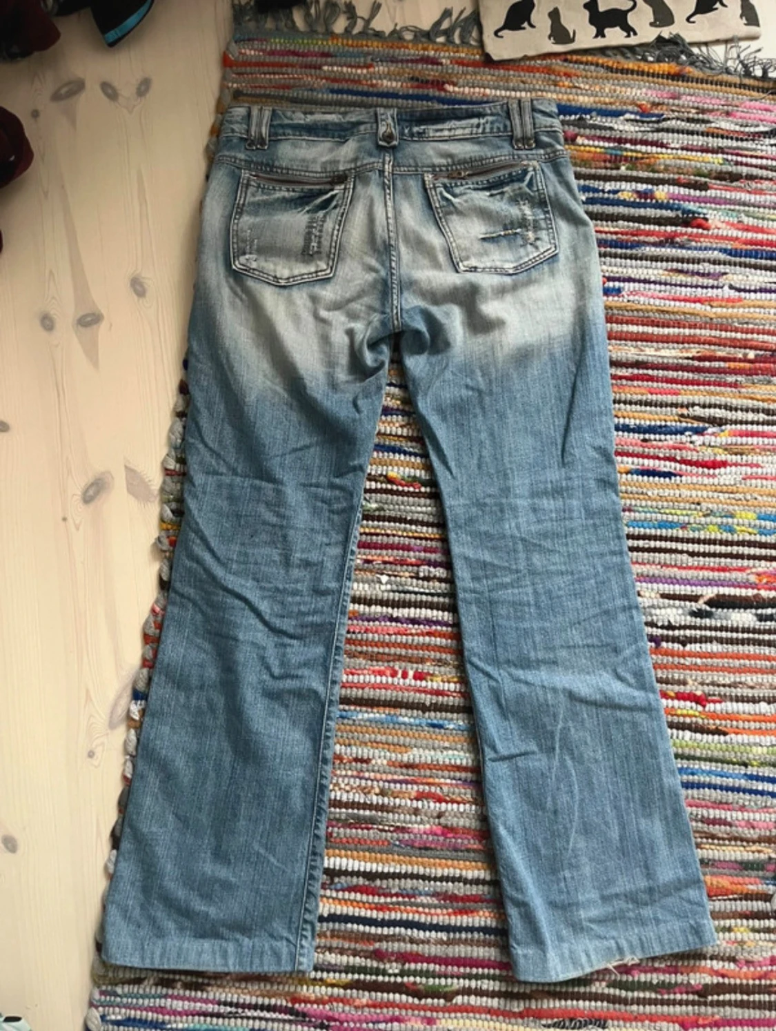 coola light wash jeans - 2