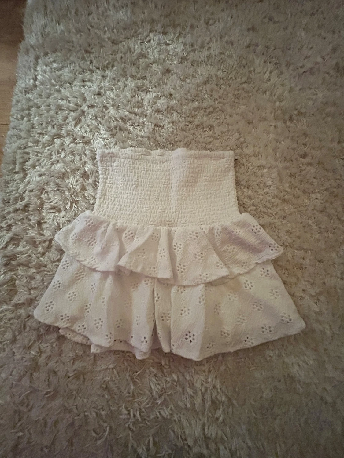 Vita volangshorts från Stories XS