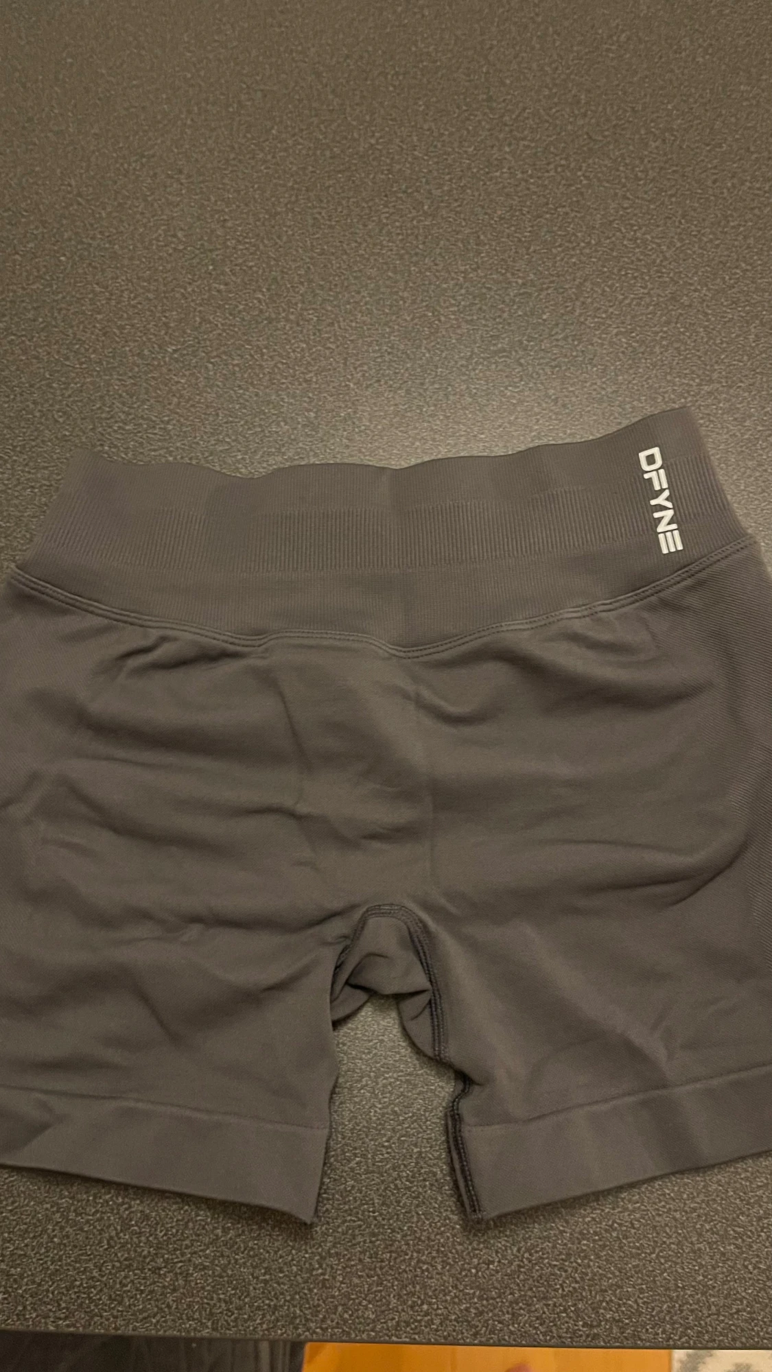 Gråa seamless träningsshorts DFYNE