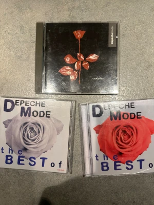 depeche mode cd skivor - alla är i väldigt bra skick, dock köpta second hand. en för 50kr eller alla för 130kr (kan diskuteras)