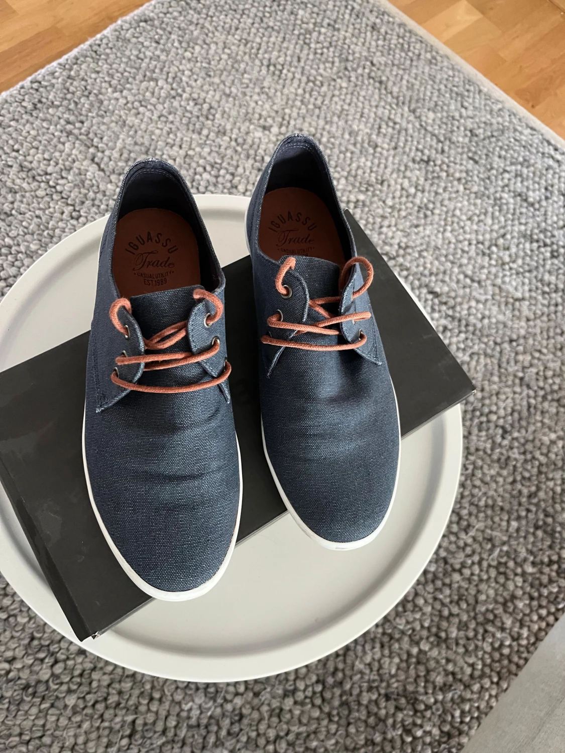 Blå sneakers från Iguassu Trade