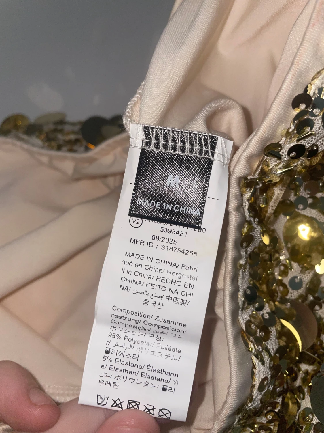 Guldig paljettkjol i kort modell - 3