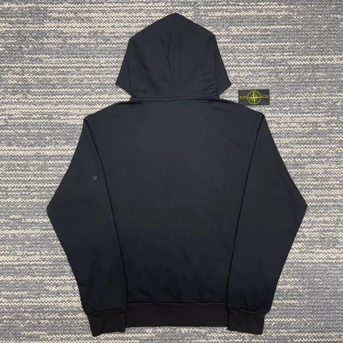 Svart hoodie från Stone Island - 1