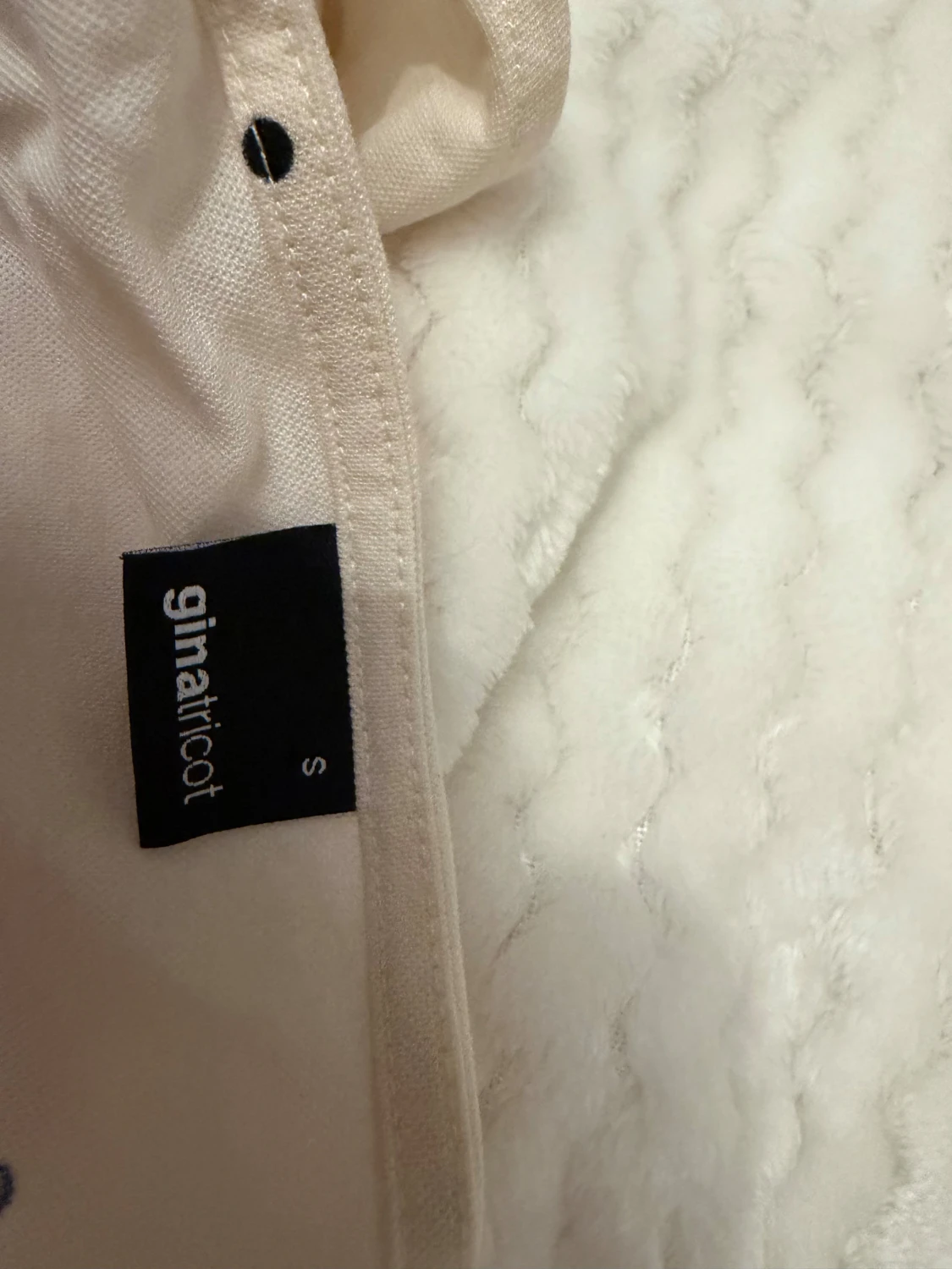 Prickig omlottblus från Gina Tricot - 3