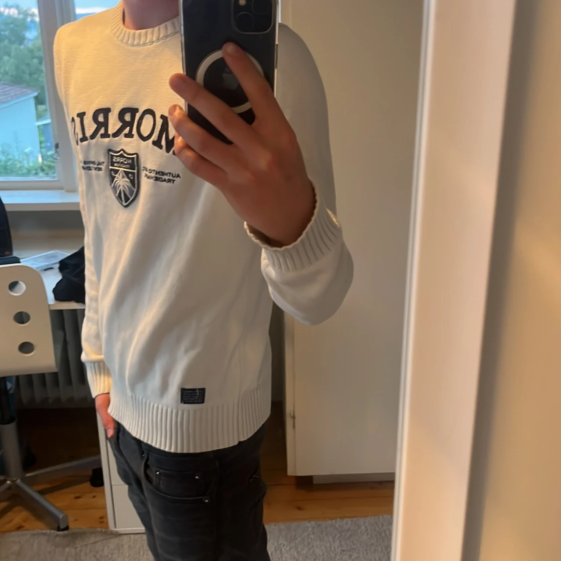 Vit stickad tröja från Morris XS