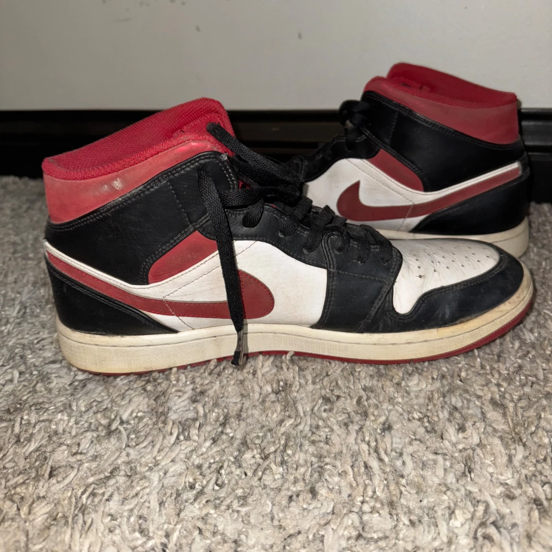 Jordan 1 Mid  - 2