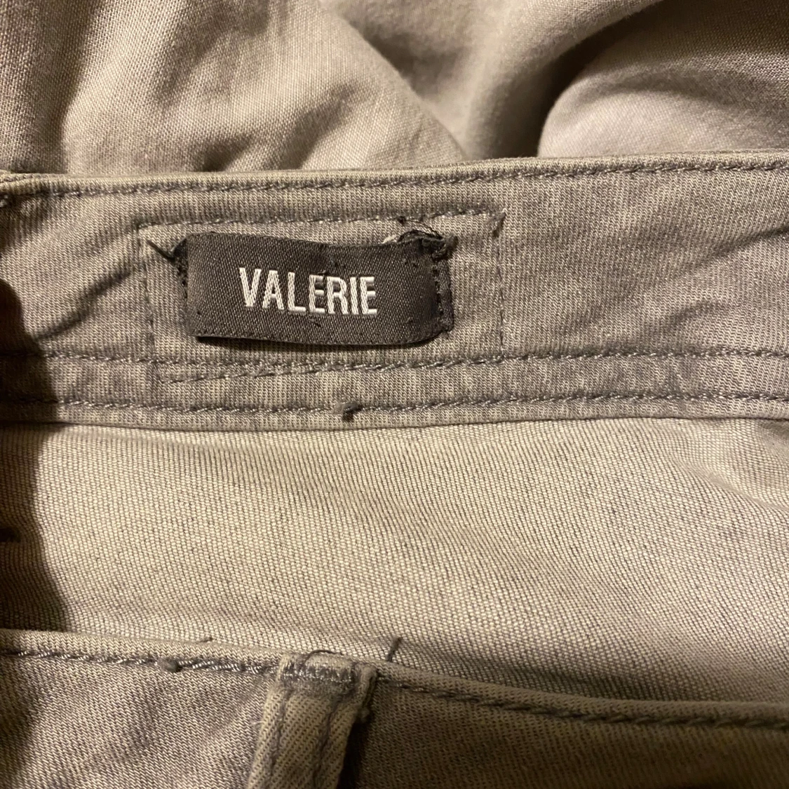 Gråa flare jeans ifrån Ltb  - 3