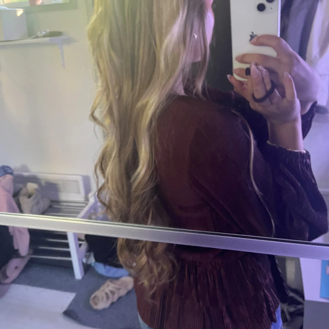 Vinröd omlottblus med snörning - 2