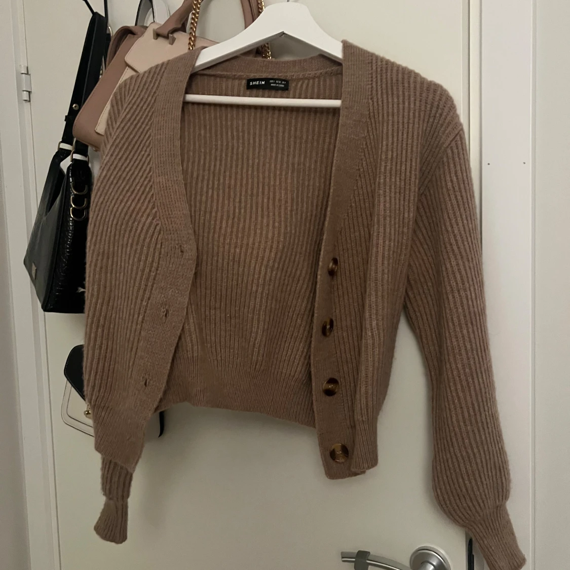 Beige ribbad kofta från Shein